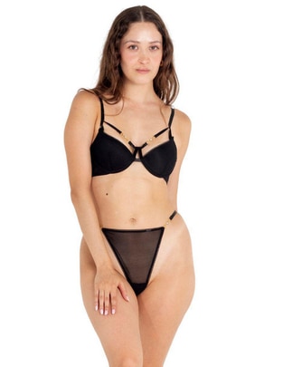 Conjunto de bra y panty de encaje