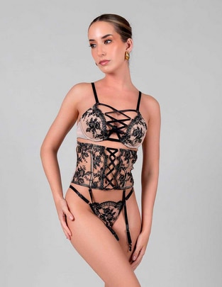 Set bra-panty-liguero
