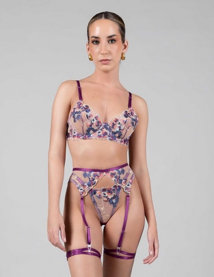 Set bra-panty-liguero
