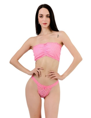 Conjunto de bra y panty de encaje Conjunto de bra y panty de encaje