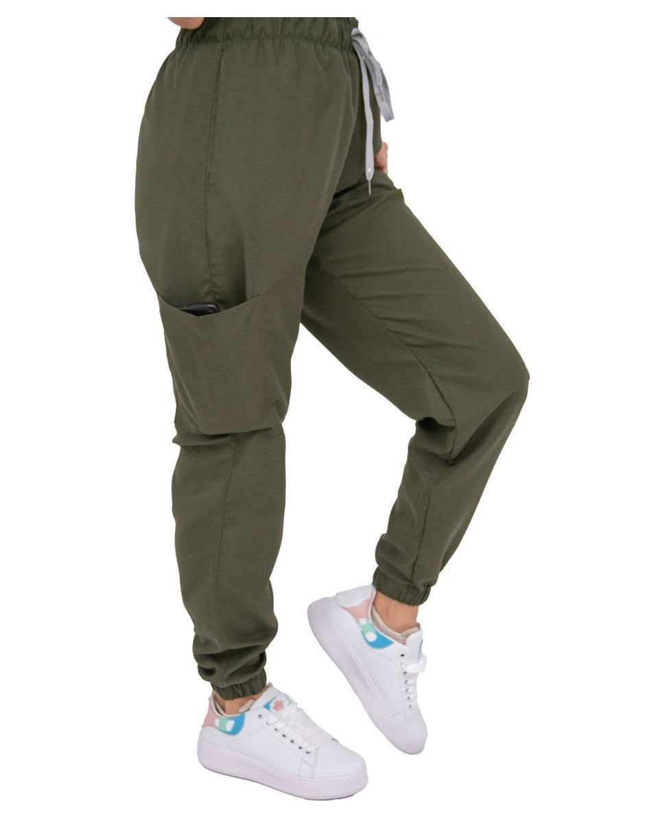 Pijama quirúrgica estilo relajado para mujer 3