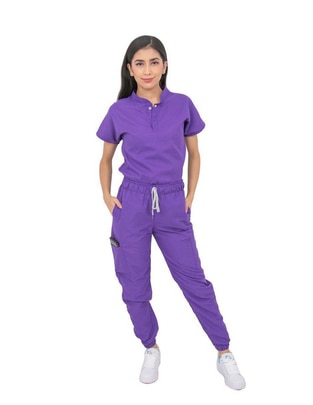 Pijama quirúrgica estilo relajado para mujer