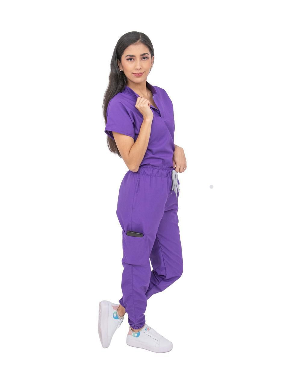 Pijama quirúrgica estilo relajado para mujer 3
