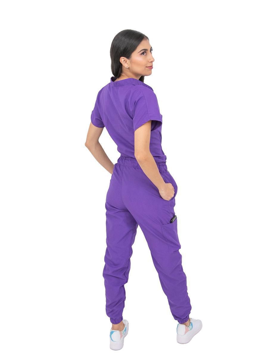 Pijama quirúrgica estilo relajado para mujer 5