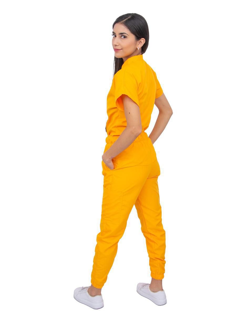 Pijama quirúrgica estilo relajado para mujer 3