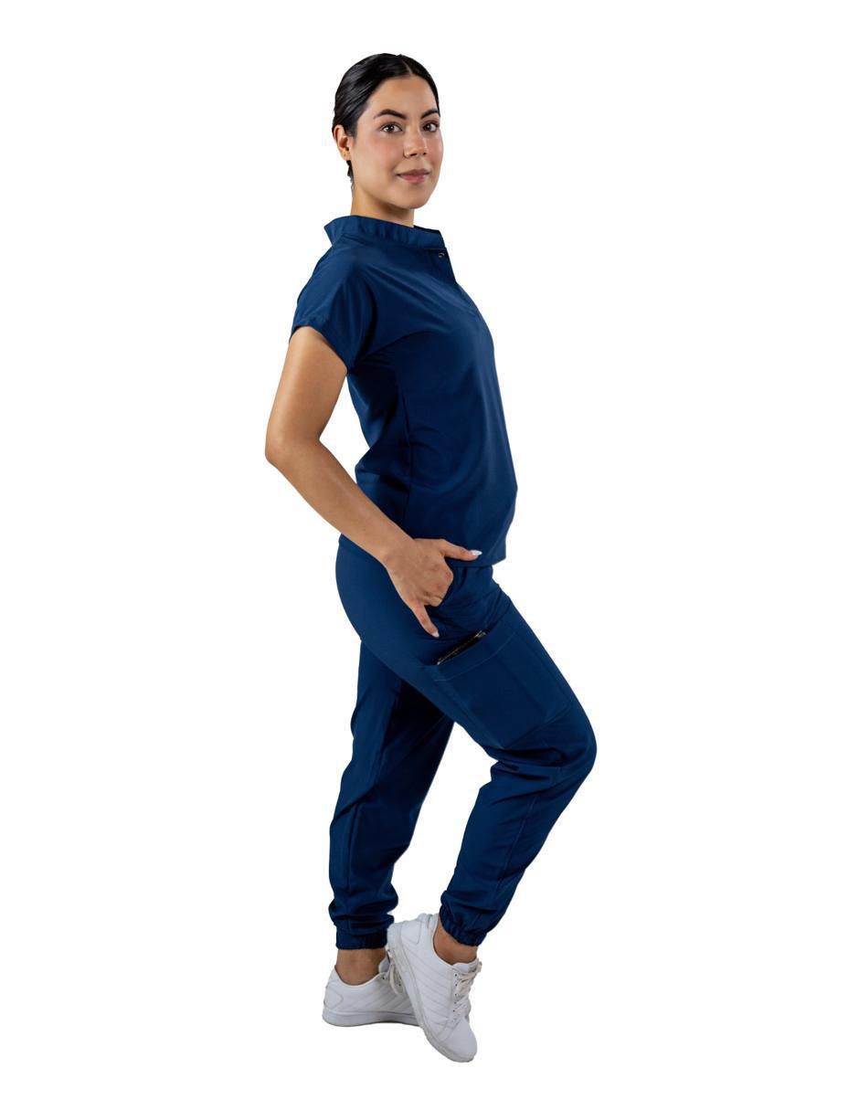 Pijama quirúrgica estilo relajado para mujer 2