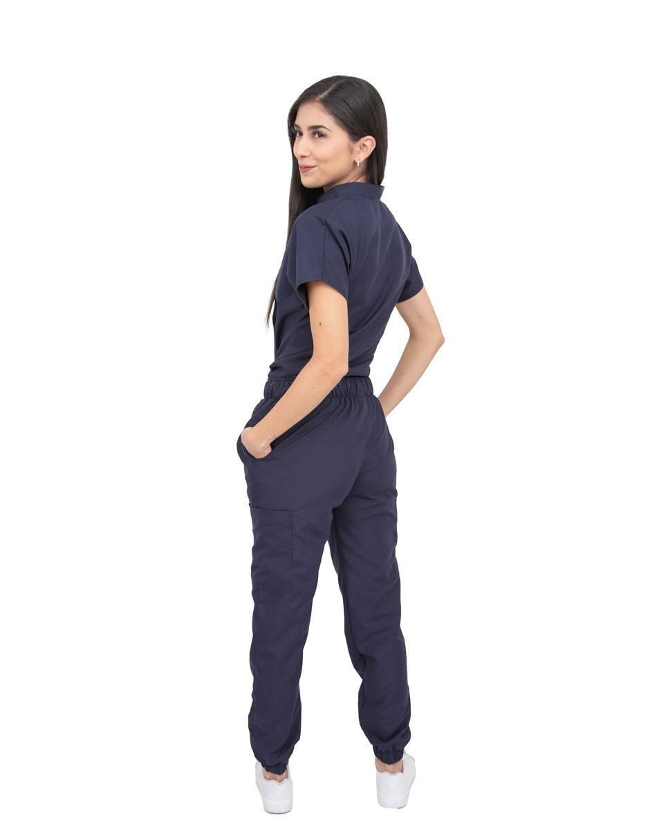Pijama quirúrgica estilo relajado para mujer 5