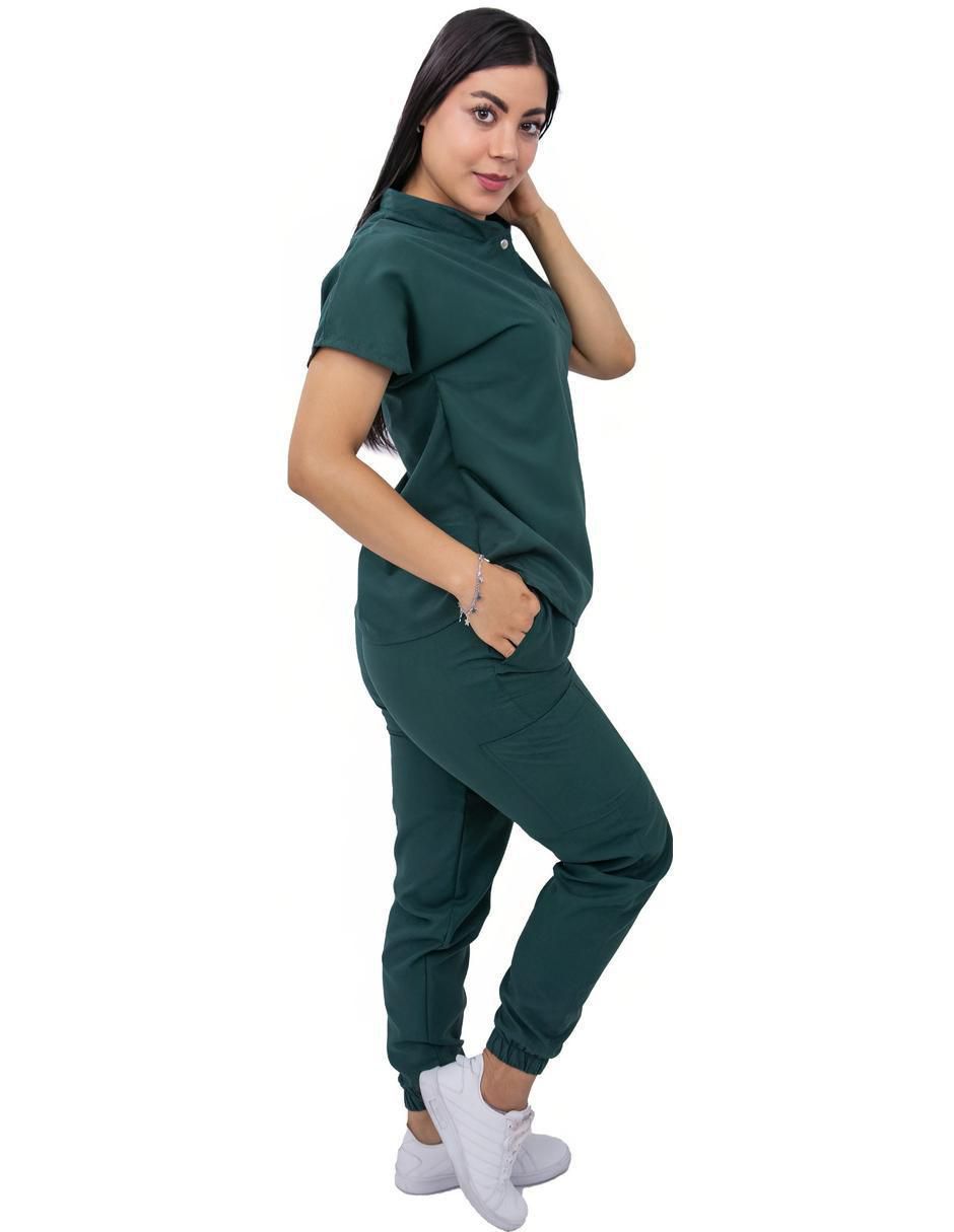 Pijama quirúrgica estilo relajado para mujer 2