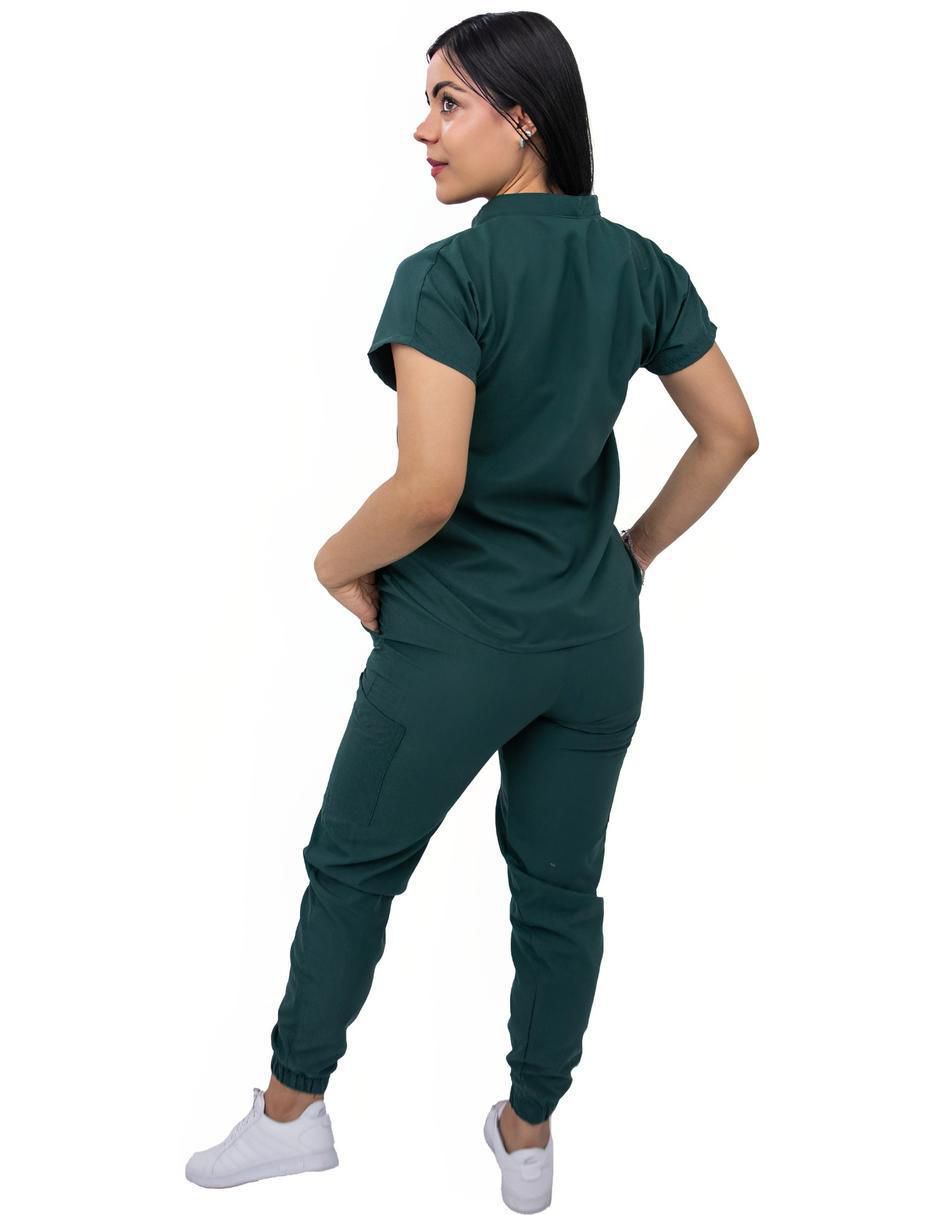 Pijama quirúrgica estilo relajado para mujer 3