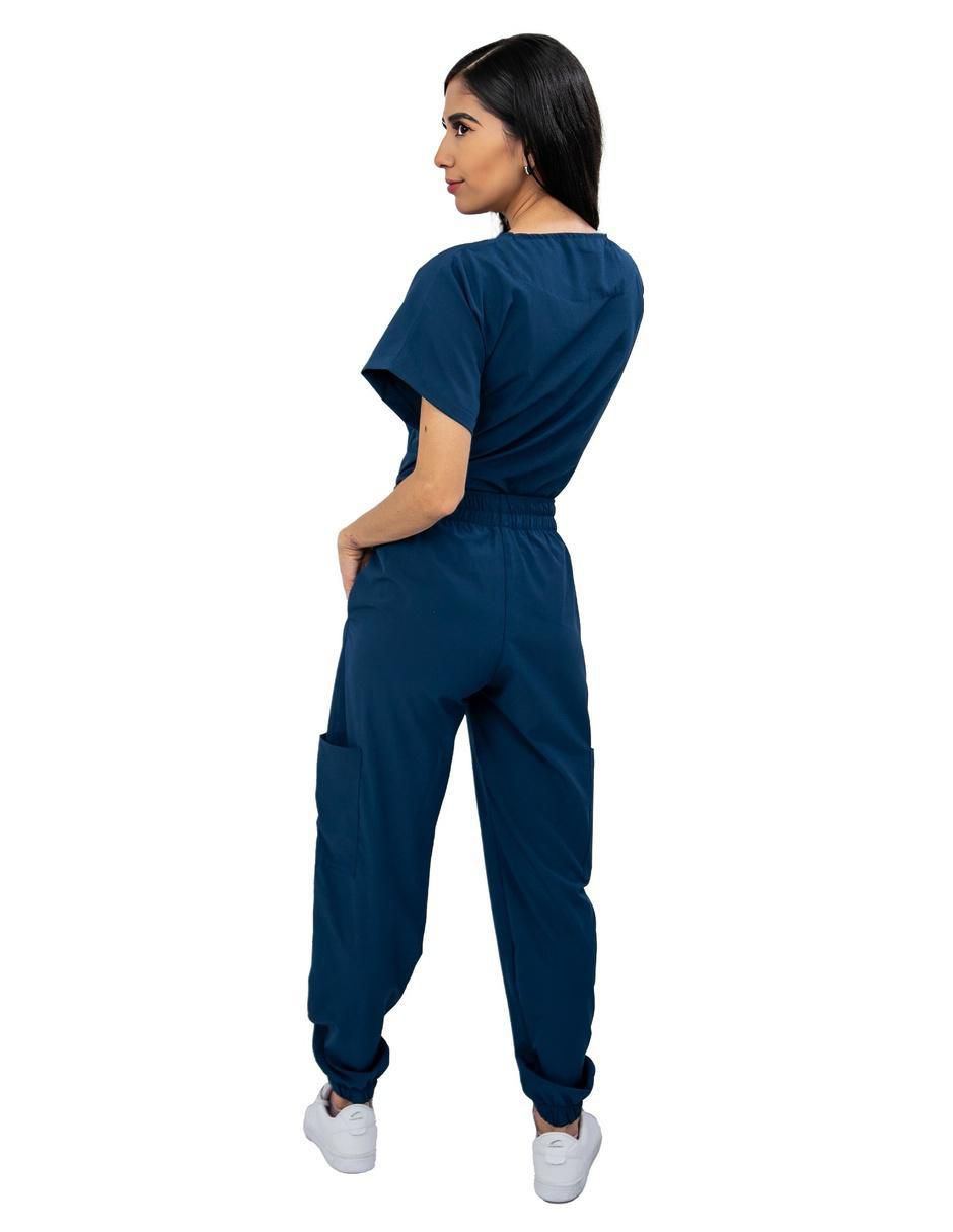 Pijama quirúrgica estilo relajado para mujer 3