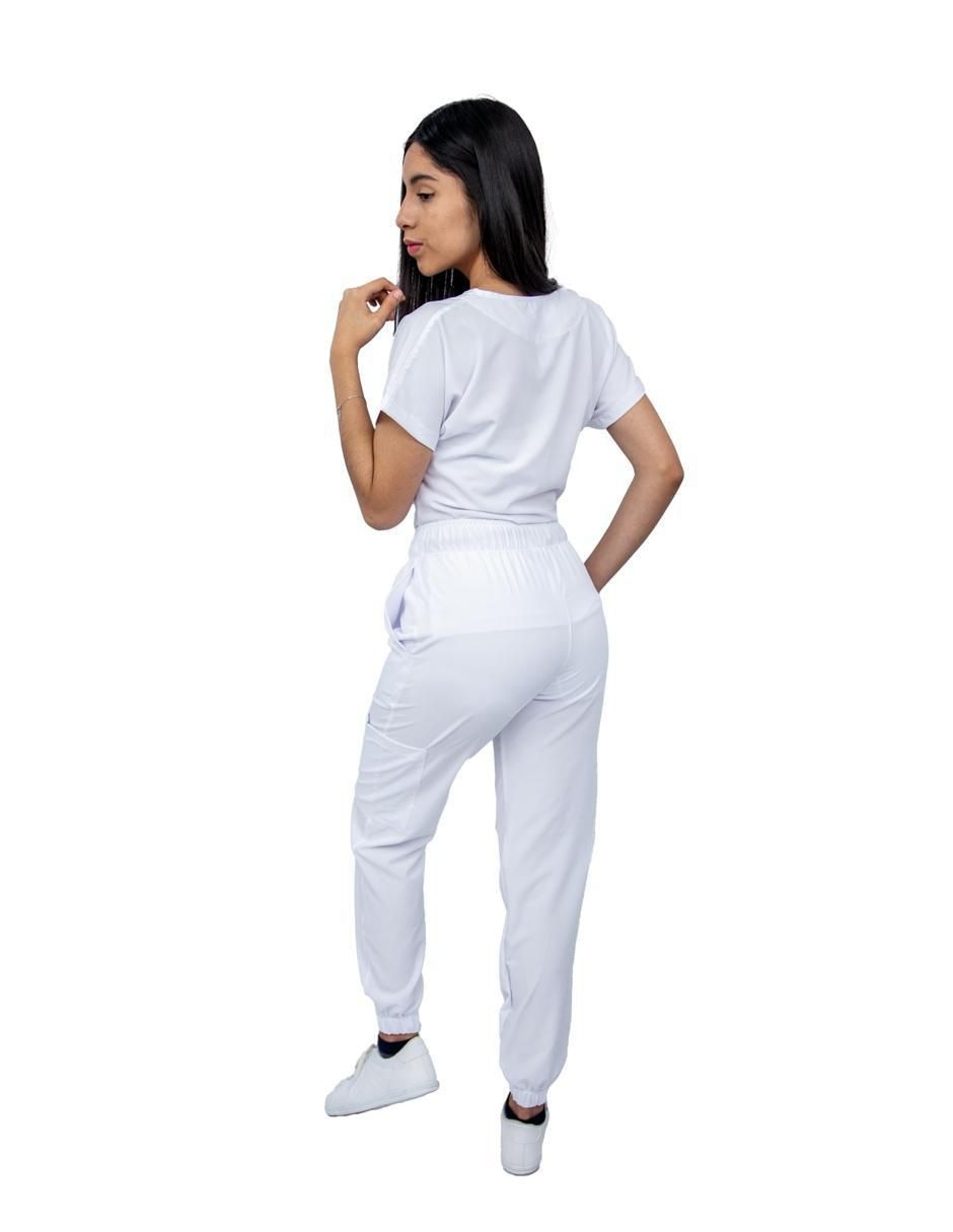Pijama quirúrgica estilo relajado para mujer 5