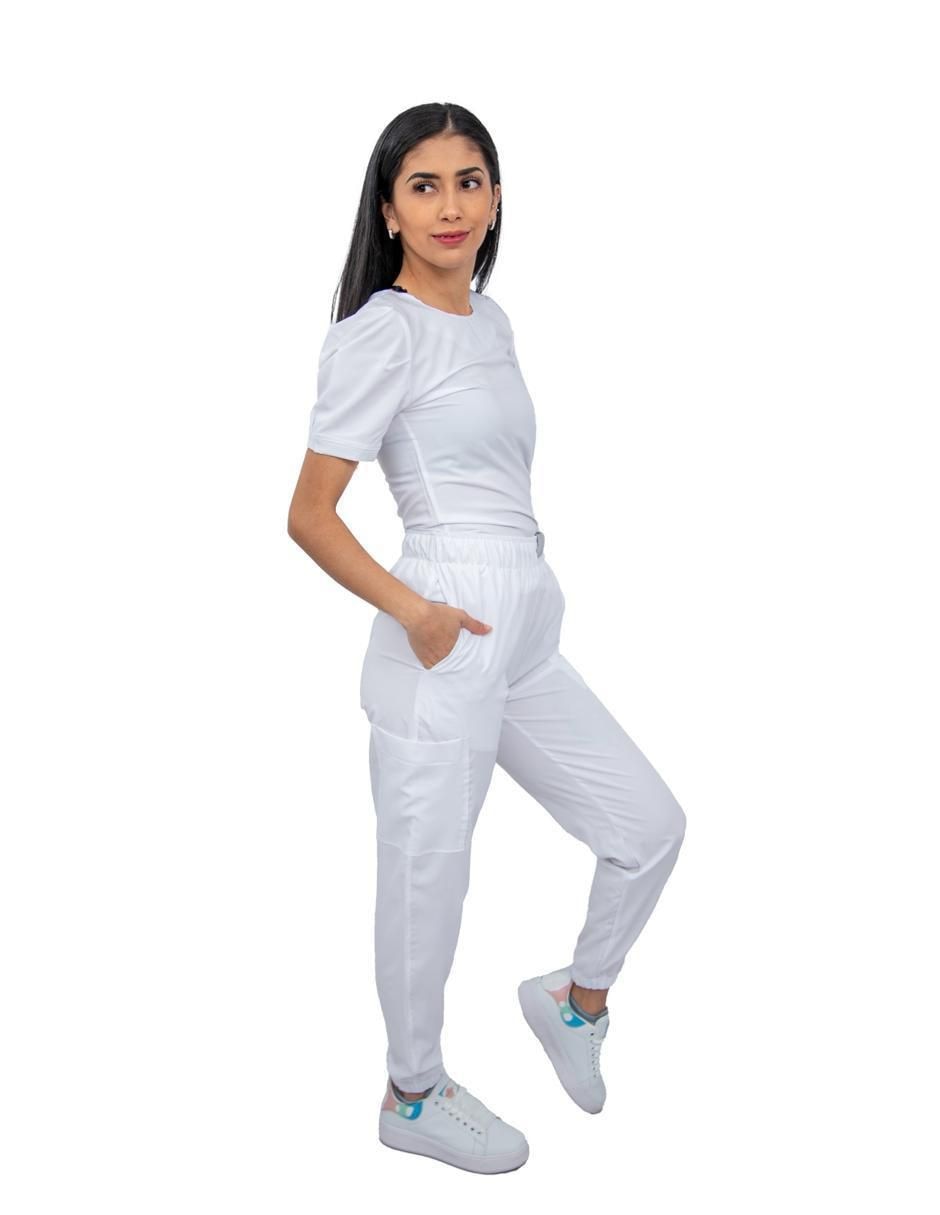Pijama quirúrgica estilo relajado para mujer 3