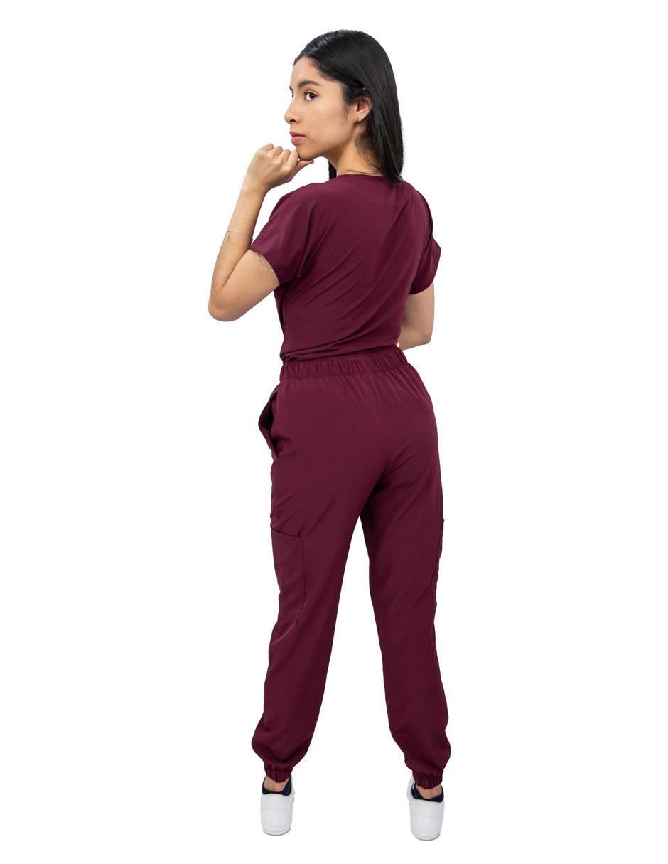 Pijama quirúrgica estilo relajado para mujer 3