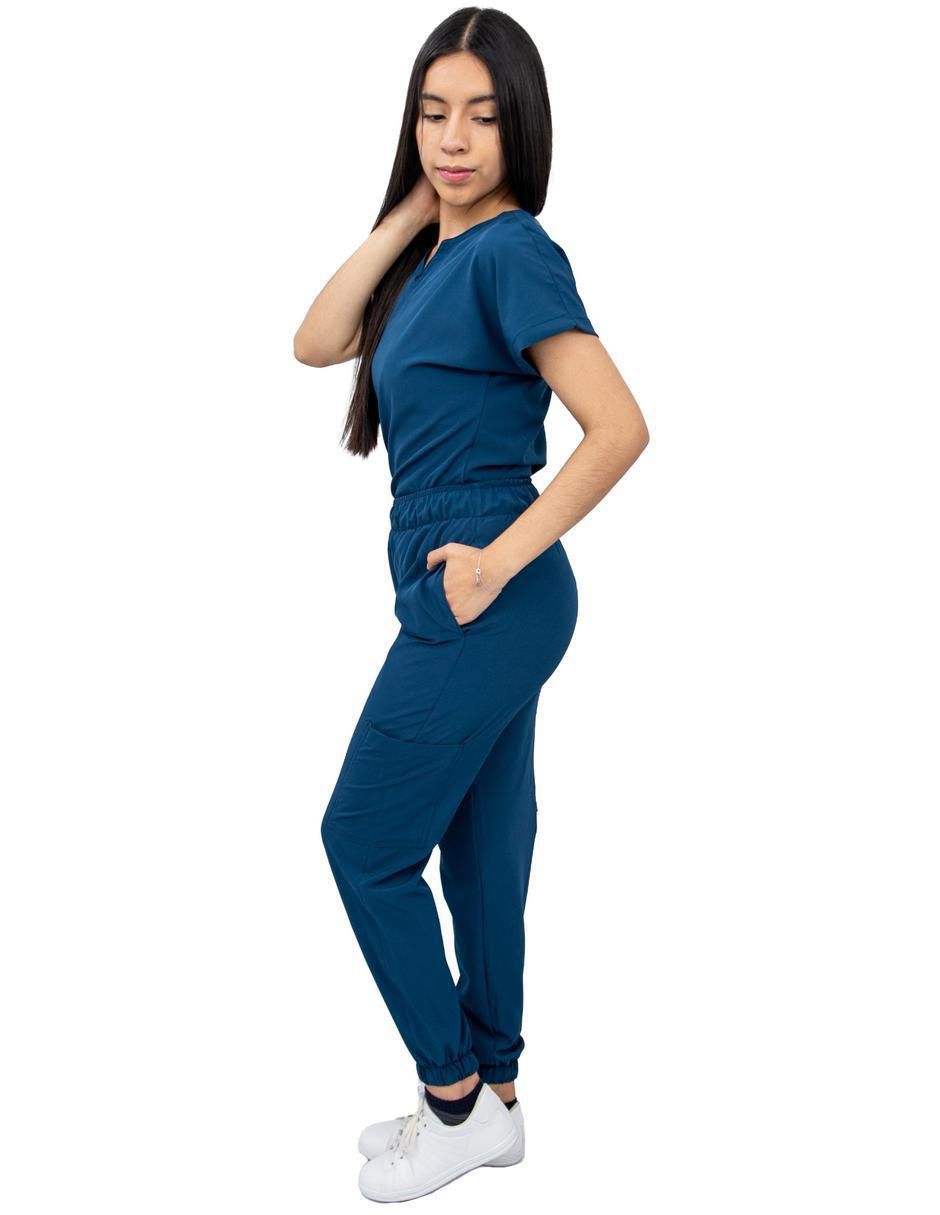 Pijama quirúrgica estilo relajado para mujer 2