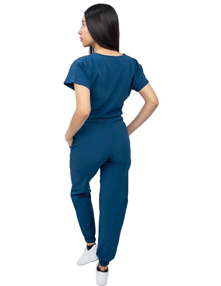 Pijama quirúrgica estilo relajado para mujer 3