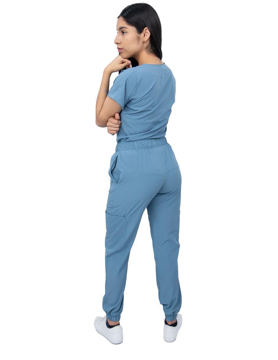 Pijama quirúrgica estilo relajado para mujer 3