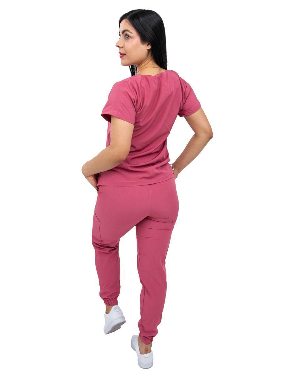 Pijama quirúrgica estilo relajado para mujer 3