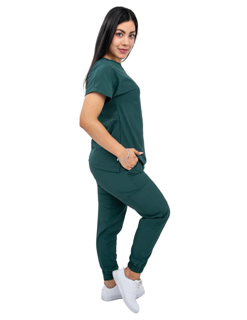 Pijama quirúrgica estilo relajado para mujer 2