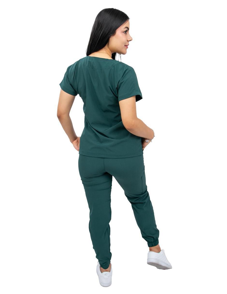 Pijama quirúrgica estilo relajado para mujer 3