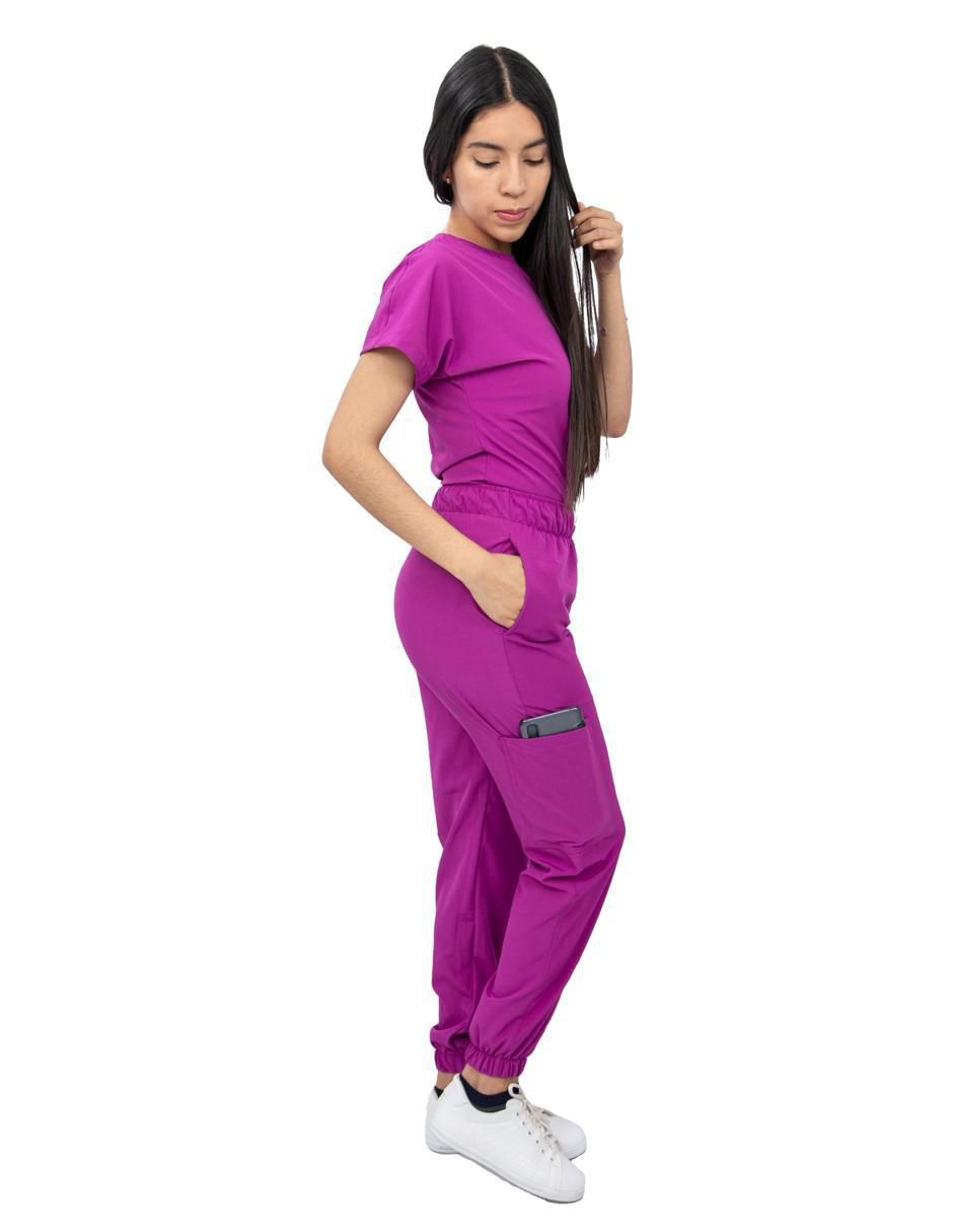 Pijama quirúrgica estilo relajado para mujer 2