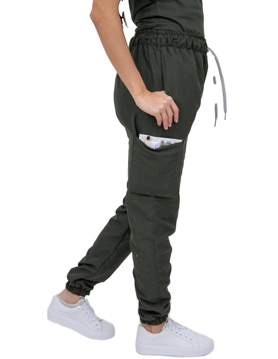 Pijama quirúrgica estilo relajado para mujer 3