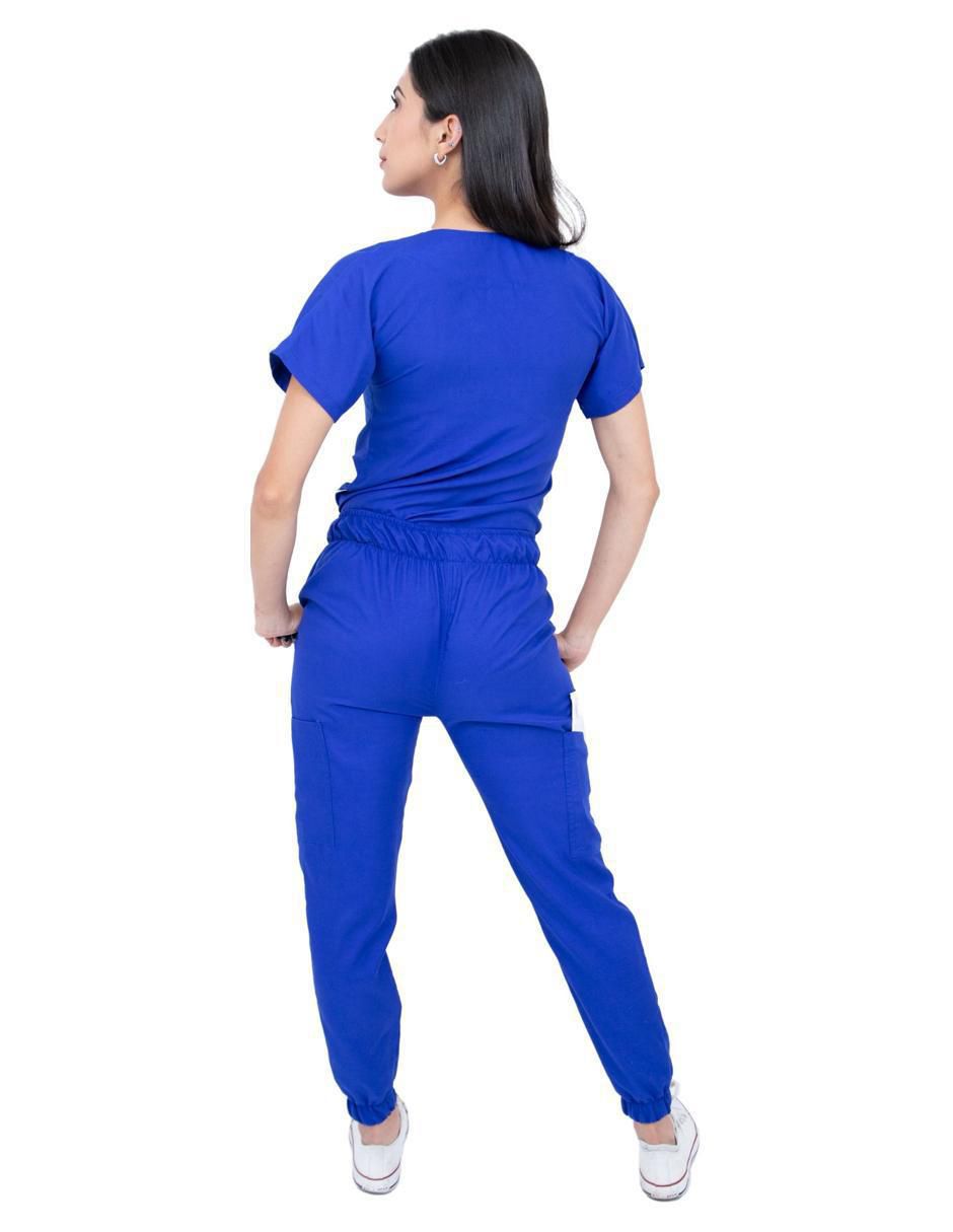Pijama quirúrgica estilo relajado para mujer 3