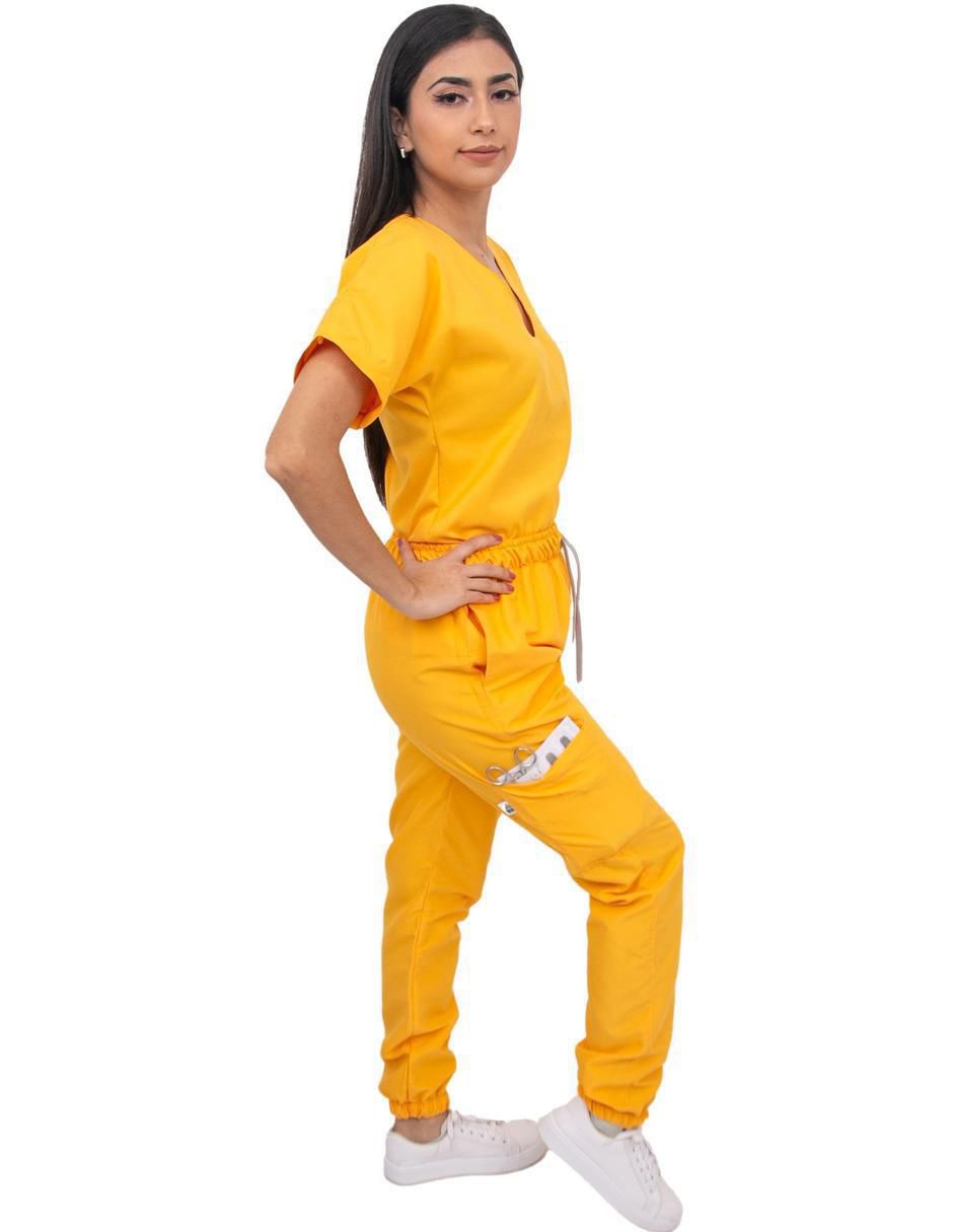 Pijama quirúrgica estilo relajado para mujer 2