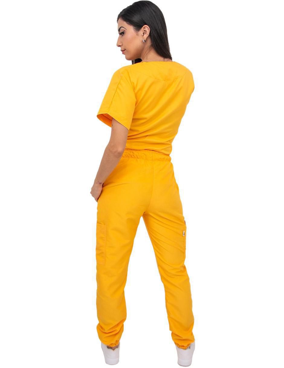 Pijama quirúrgica estilo relajado para mujer 3