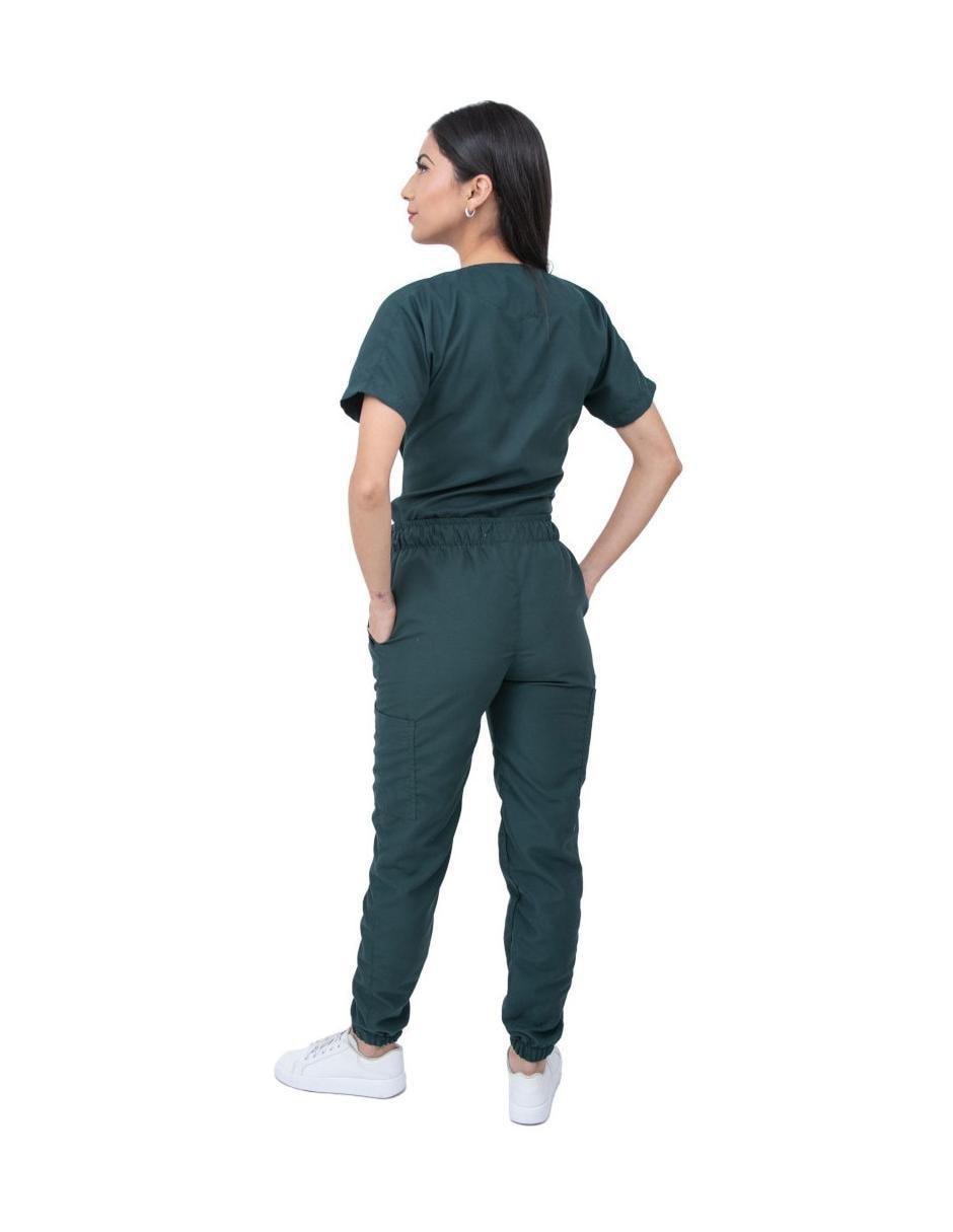 Pijama quirúrgica estilo relajado para mujer 3