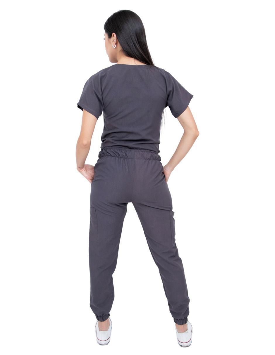 Pijama quirúrgica estilo relajado para mujer 3