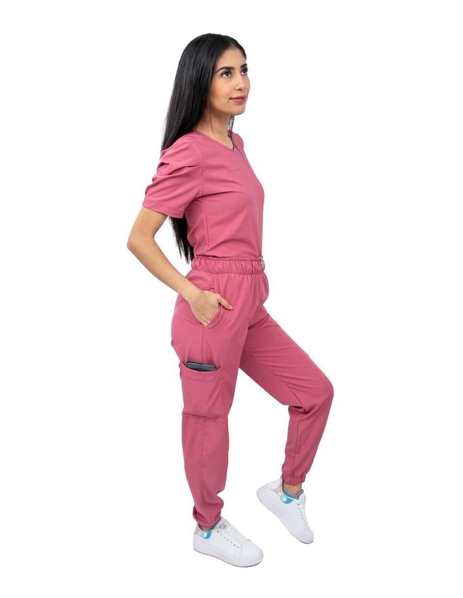Pijama quirúrgica estilo relajado para mujer 2