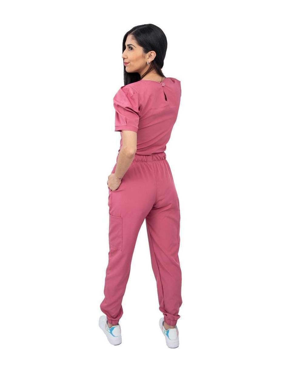 Pijama quirúrgica estilo relajado para mujer 3