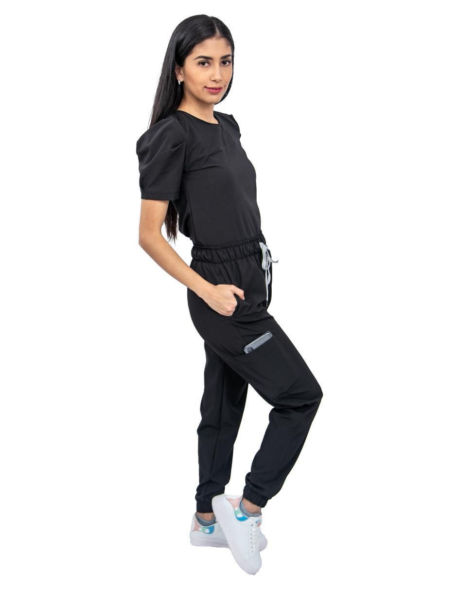 Pijama quirúrgica estilo relajado para mujer 2