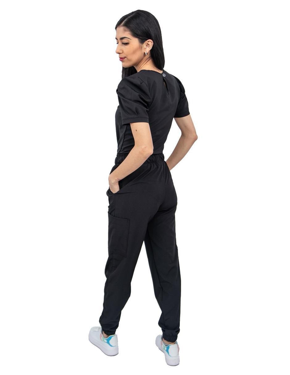 Pijama quirúrgica estilo relajado para mujer 3