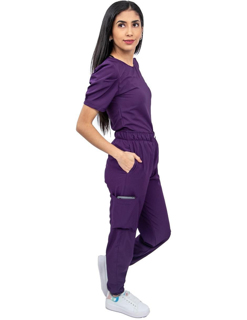 Pijama quirúrgica estilo relajado para mujer 2
