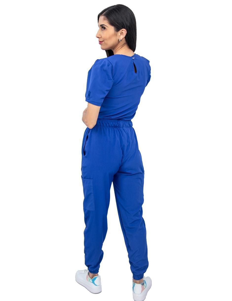 Pijama quirúrgica estilo relajado para mujer 3