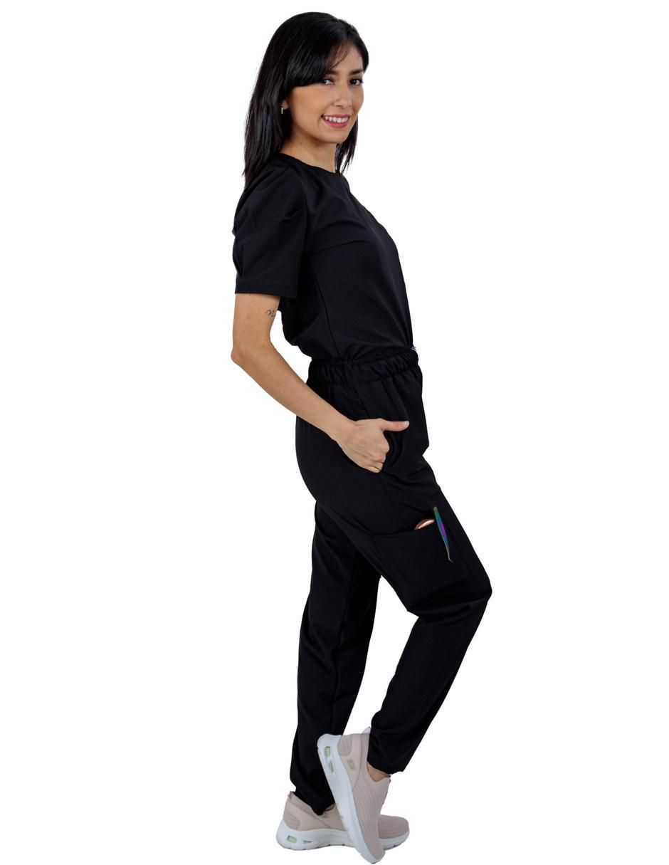 Pijama quirúrgica estilo relajado para mujer 2