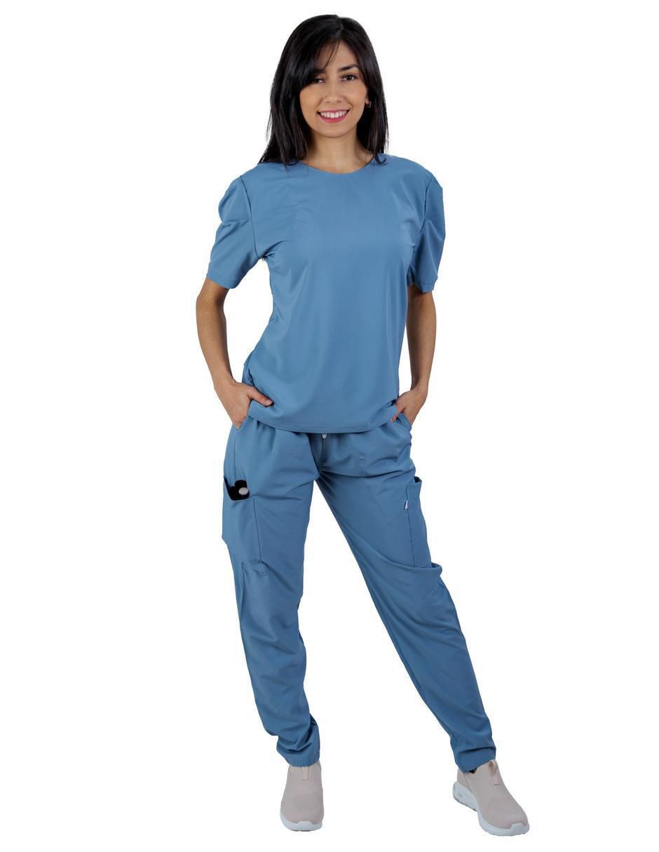 Uniforme estilo relajado para mujer Uniforme estilo relajado para mujer