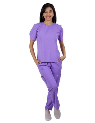 Pijama quirúrgica estilo relajado para mujer
