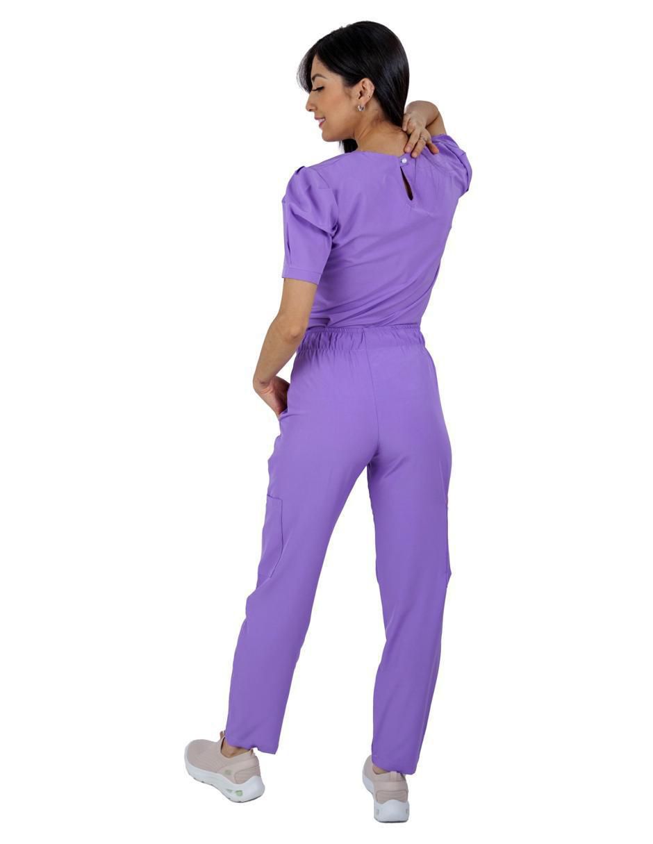 Pijama quirúrgica estilo relajado para mujer 2