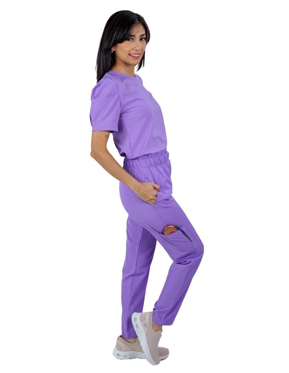 Pijama quirúrgica estilo relajado para mujer 3