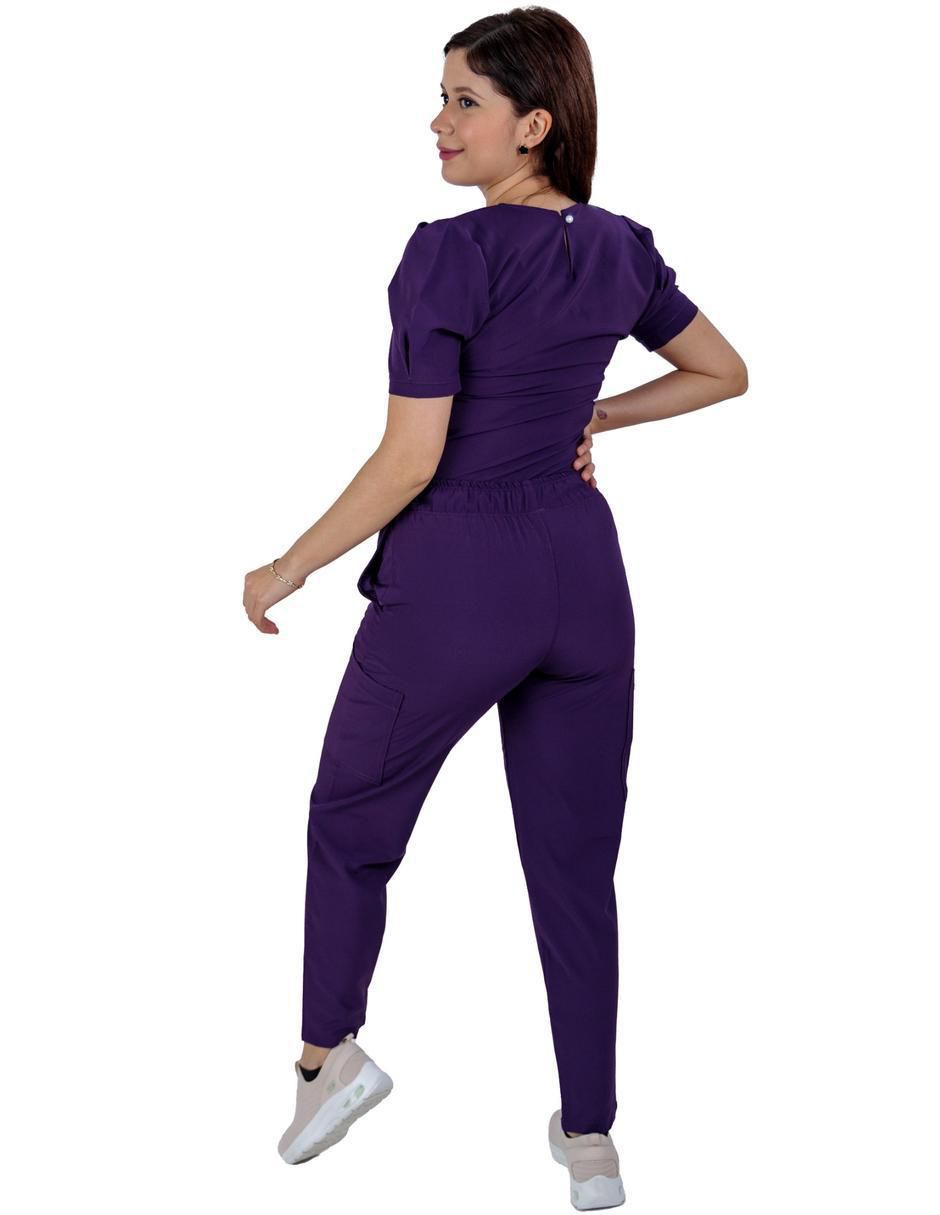 Pijama quirúrgica estilo relajado para mujer 3