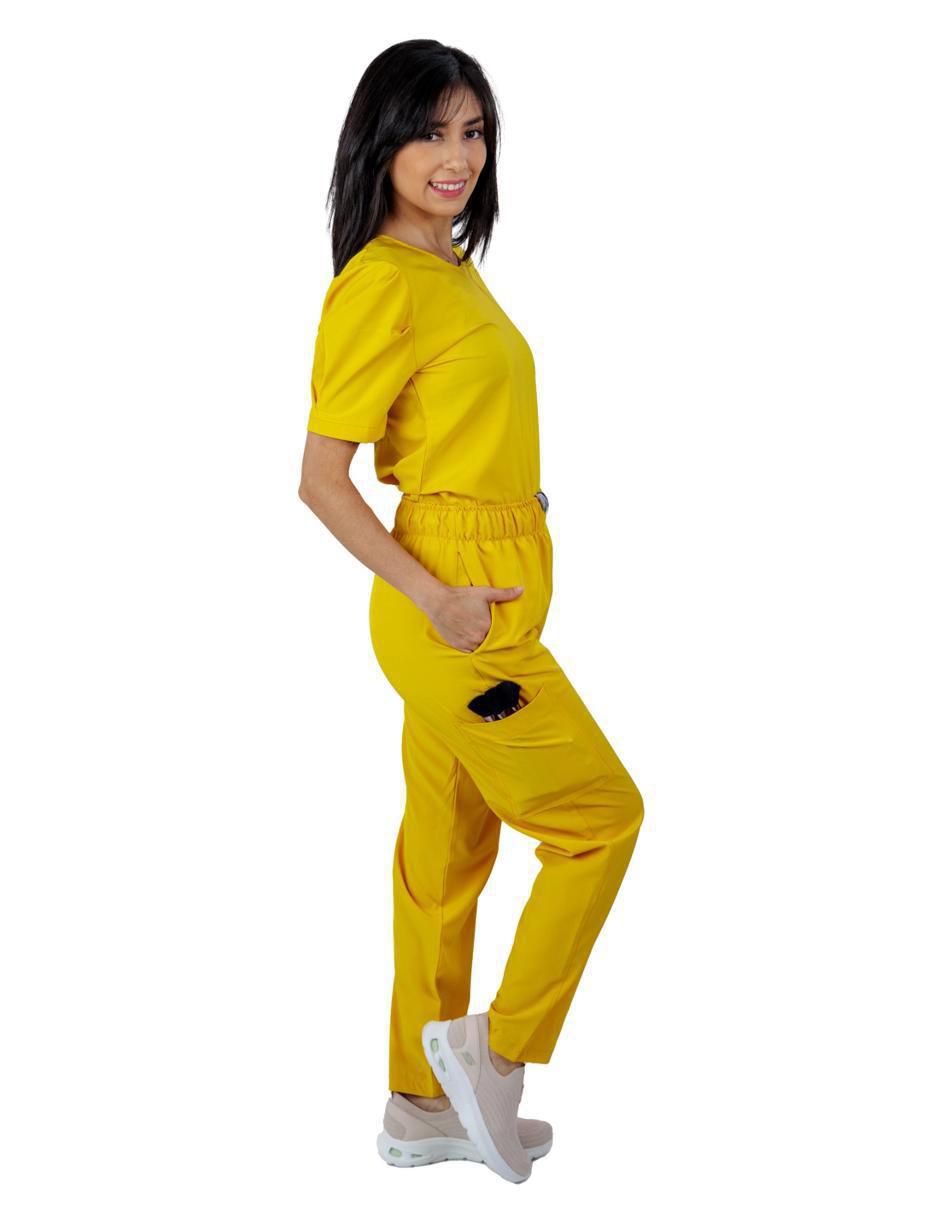Pijama quirúrgica estilo relajado para mujer 2