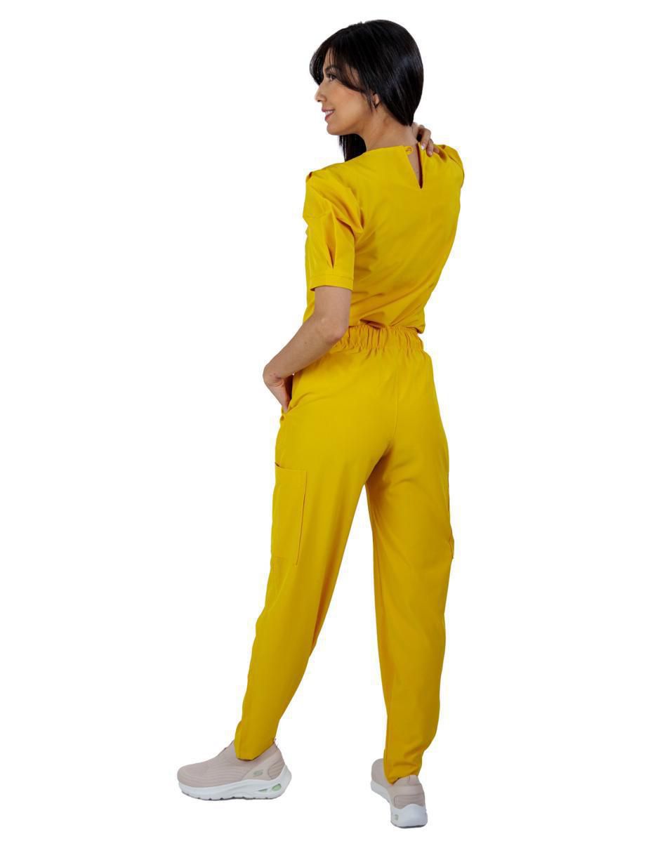 Pijama quirúrgica estilo relajado para mujer 3