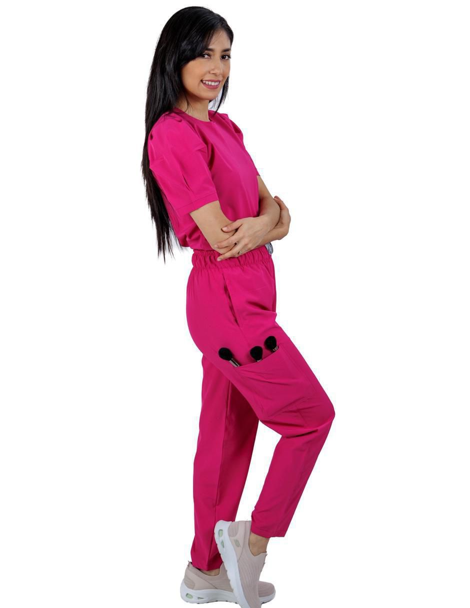 Pijama quirúrgica estilo relajado para mujer 2