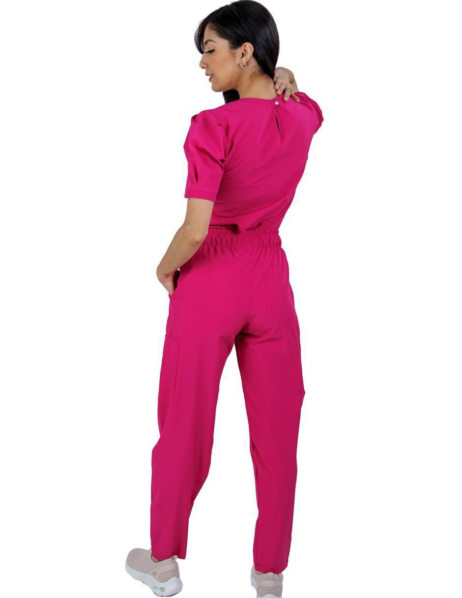 Pijama quirúrgica estilo relajado para mujer 3