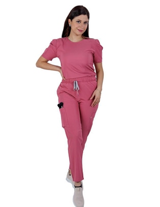 Pijama quirúrgica estilo relajado para mujer