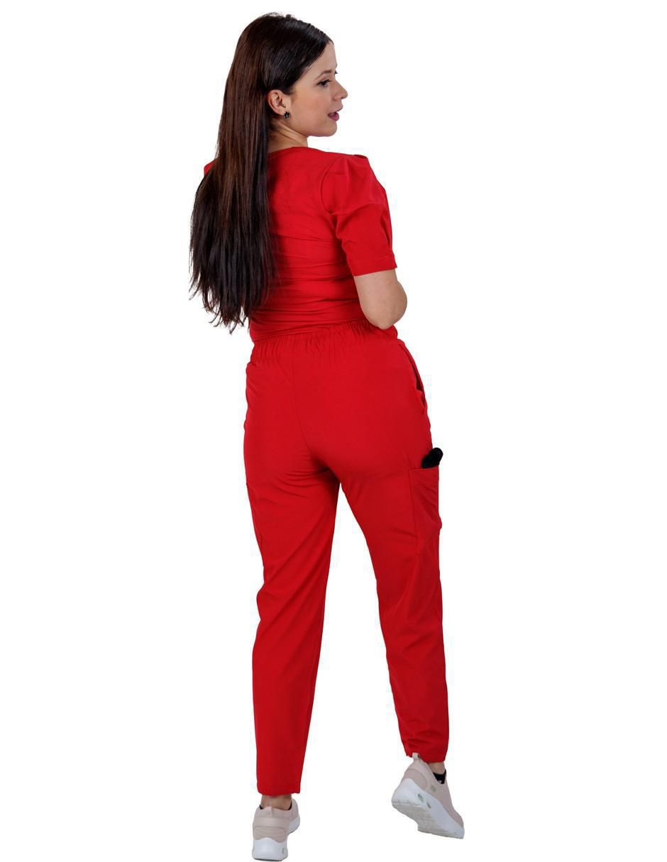 Pijama quirúrgica estilo relajado para mujer 3