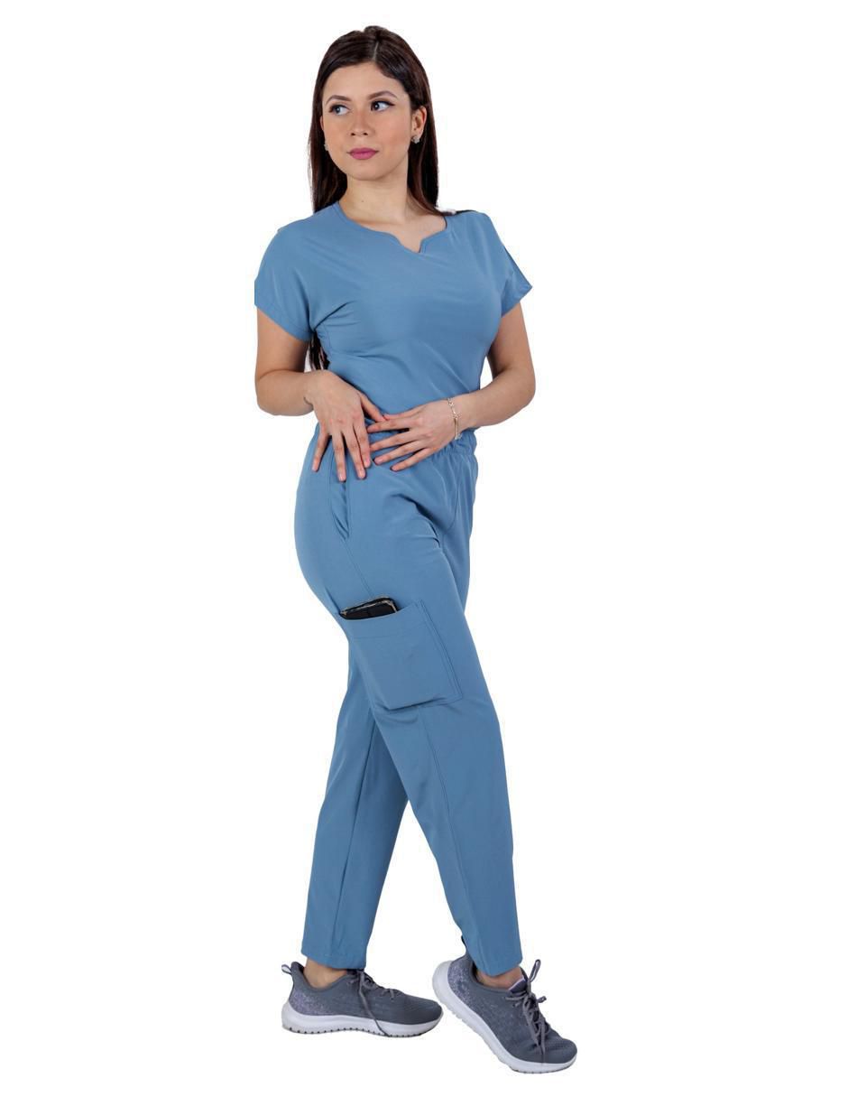 Pijama quirúrgica estilo relajado para mujer 2