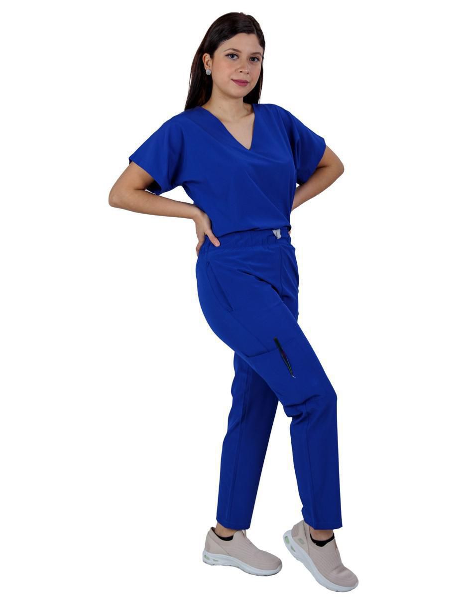 Pijama quirúrgica estilo relajado para mujer 2